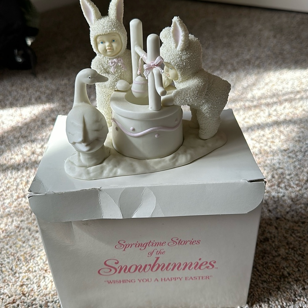 Just in time for Easter!!  “Wishing you a Happy Easter Snowbabies